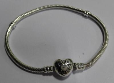 China Non Allergic Snake Shape Sterling Silver Bangle Bracelets With Silver Box Clasp for sale