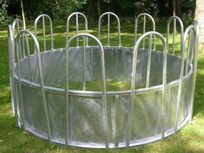 China Galvanized cattle hay feeder portable sheep hay feeder cattle yard equipment Te koop