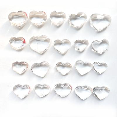 China Europe 3-4cm natural quartz high quality crystal clear stone quartz heart for decoration for sale