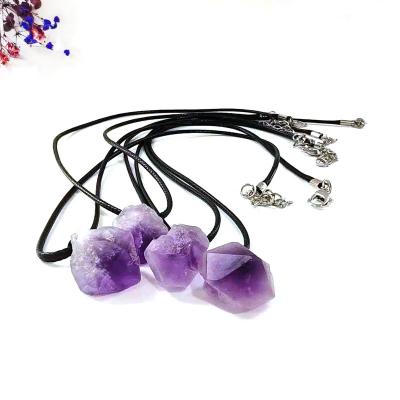 China Natural High Quality Quartz Stone Healing Amethyst Necklace Gemstone from Europe for Gift for sale