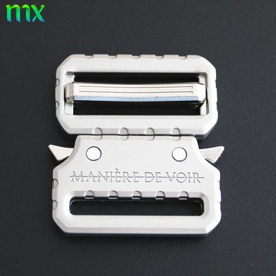 China Tactical Belt Buckles Custom Logo Silver Zinc Alloy Adjustable Tactical Belt Buckle for sale