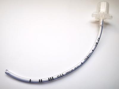 China Medizinische rechtwinklige Endotrachealtubus Murphy Endotracheal Tubes 2.5mm zu verkaufen