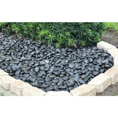 China Traditional Lightweight Black Pebble Stones River Stone Gravels For Garden Decoration for sale