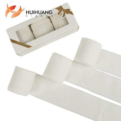 China Custom Recyled Huihaung Cotton Fringed Edges Ribbon Wedding Invitation Ties Festival Favors Gift Wrap Party Greeting Card Bows for sale