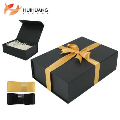 China Custom Recycled Materials Huihuang Gift Box Christmas Large Gift Boxes With Magnetic Lid For Gift Decor Contains Card, Ribbon, Shredded Paper Filler for sale