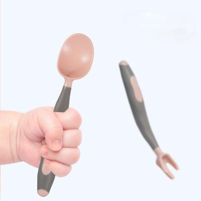 China Wholesale Price Viable Baby Learning Dinner Training Spoon Elbow Baby Spoon and Fork Bending Set for sale