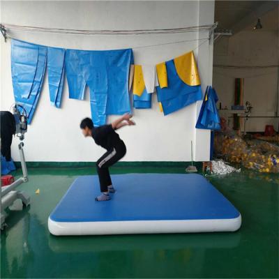 China Factory Customization Good Quality 4*2m Large Inflatable Float Lane Water Game Factory Customization Tumbling Air Track For Gymnastics for sale