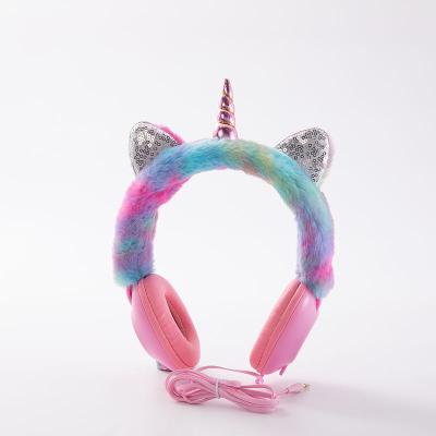 China 2020 popular model wearing comfortable Cute Unicorn Girlfriend wanted phone headset with microphone wire headset for sale