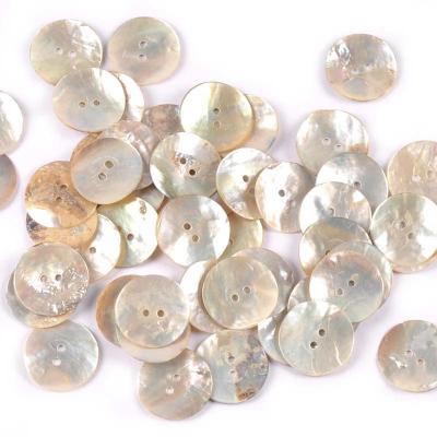 China High Quality Viable Natural Round Reiver Shell Buttons For Shirt for sale