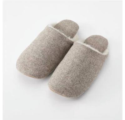 China Slipper 2021 Women's Winter Indoor Slippers Plush Light Weight Soft Men's Ladies Home Designer Slippers for sale