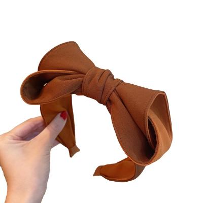 China Korean Women's Simple Solid Color Satin Fabric Pleated Wide Brim Wide Brim Headband Retro Hair Decoration Simple Bow Headband for sale