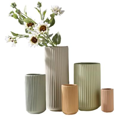 China Craftsman Ceramic Nordic Flower Vase Decorative Indoor Tall Flower Vase For Home Decor for sale