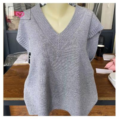 China Stylish Teen Girls Sleeveless V-Neck Tank Top Breathable Knit Pullover Sweater for sale