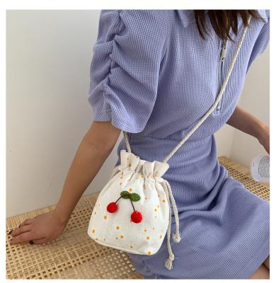 China Fashion Summer Bag 2020 New Style Messenger Bag Canvas Bag For Women for sale