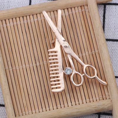 China Trendy Fashion Gold Silver Comb Scissors Corsage Brooch Pins Personalized Party Charms Brooches Fits Assembly For Women Fine Jewelry for sale