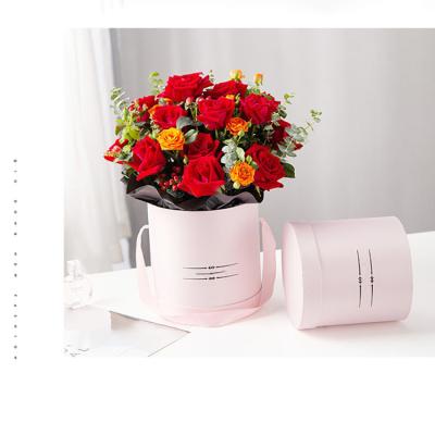 China Hot Sales Recycled Materials Wedding Christmas Mother's Day Packaging Cylinder Shape Transparent Flower Box Cajas Para Flores Y Amor for sale