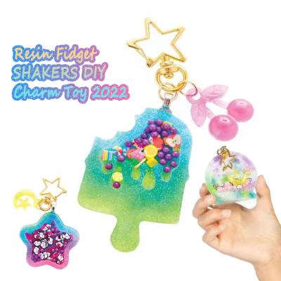 China DIY resin fidgety person shakers tiktok trend toy DIY color dye key chain set for kids jewelry girls DIY crafts kit crystal key chain making with glue and mold for sale