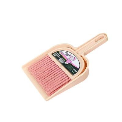 China Small Car Broom Computer Cleaning Brush Mini Dustpan Cleaning Brush Viable Plastic Handle Reading Brush for sale