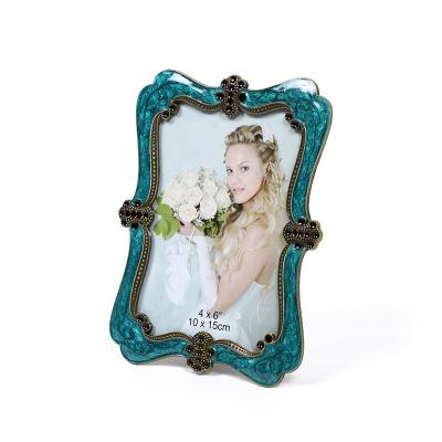 China New European style luxury home decoration photo collage photo frame gift decoration photo frames for sale