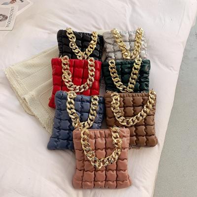 China Fashion New Latest PU Chain Handbags Ladies Girls Luxury Handbags Popular Shoulder Purses For Young Woman for sale