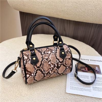 China Other 4 Colors Luxury Designer Pillowcase Wholesale Famous Ladies Handbags For Women Purses for sale