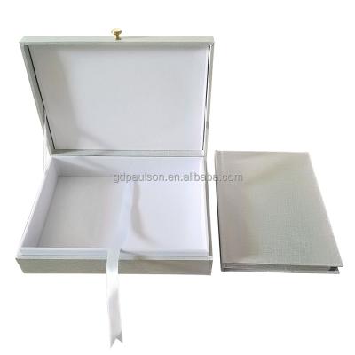 China Fabric 8x12 Inches Self-Stick Photo Book With Box for sale