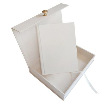 China Custom Wedding Cloth Photo Album Canvas Cover And Packaging Box for sale