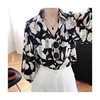 China Anti-pilling 2021 new style women long sheath blouse chiffon sun protection clothing lady floral print blouse for sale