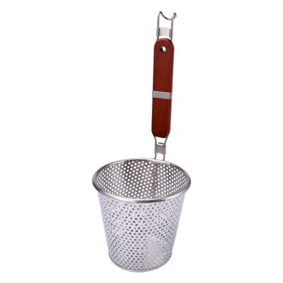 China Viable Stainless Steel Mesh Food Strainer Basket Noodle Sieve for sale