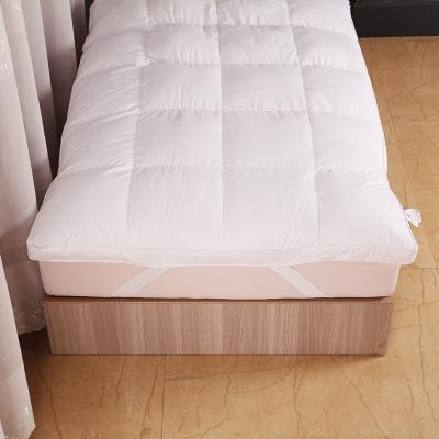 China Natural Goose Feather Plaid Combine Down Lightweight White Mattress Topper for sale