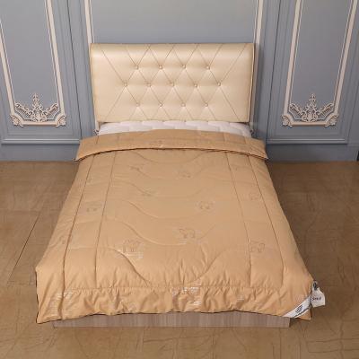 China European Style Luxury High Quality Warm Viable Camel Quilt for sale