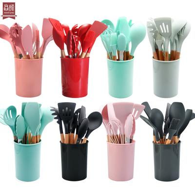 China YANGJIANG WHOLESALE WOODEN KITCHEN GAUGE SUSTAINABLE SET SILICONE UTENSILS COOKING SET for sale