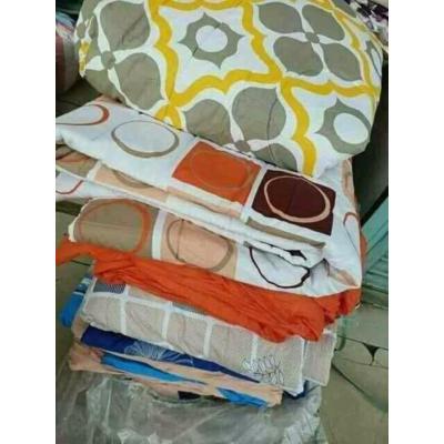 China Fashionable second hand clothes quilt man girls boys used second hand high grade low price used second hand clothes mitumba balls Ukay Ukay for sale