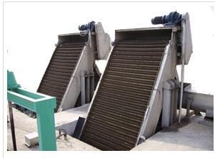 China Solid-Liquid Separation Automatic Clog Trash Rack Raking System Machine Headworks Intake Filter Screens Inc for Primary Wastewater Clarification for sale