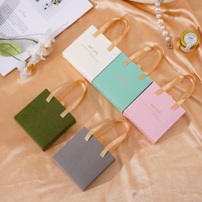 China Custom Logo Cute Drawer Jewelry Packaging Paper Jewelry Gift Box Recyclable Slider Box Sliding Ring Necklace Set Box with Handle for sale