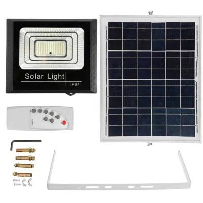 China Intelligent Led Rechargeable Solar Portable Automatic Solar Flood Lights Garden Flood Light for sale