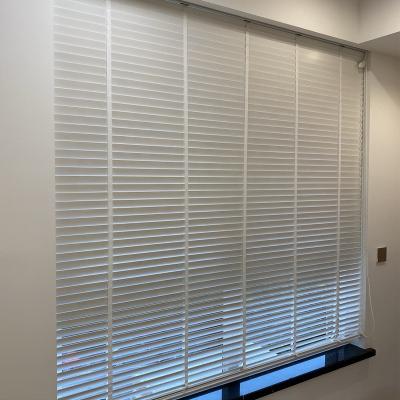 China Minimalist Wood Curtain Electric Wood Blinds Venetian Curtain Wooden Venetian Blinds for sale