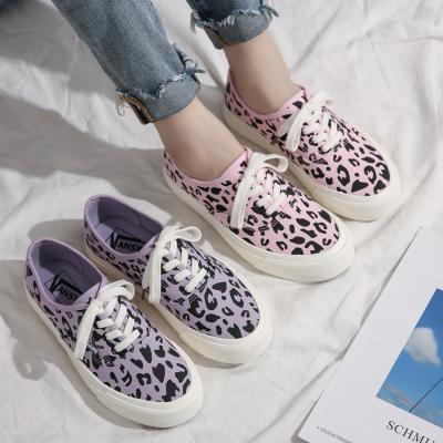 China New Design Women Leopard Print Canvas Shoes Fashion Canvas Shoes Sneakers Casual Shoes Flat Women Shoes for sale