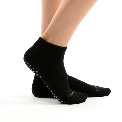 China Wholesale MEIKAN Sporty Slip Yoga Anti Bumps Men Women Non Slip Unique Yoga Pilates Logo Athletic Grip Trampoline Socks Custom Silicon for sale