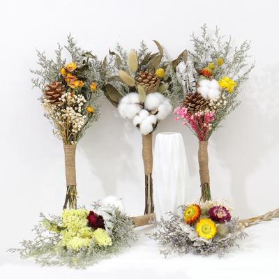 China Custom Hot Selling Reed Dried Pampas Dry Small Mini Flower Bouquet For Decor Natural Flower Mothers Day Arrangement Palm Ruscus Pampas Bouquets Natural Flower for sale