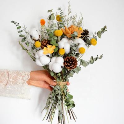 China Mini Natural Dried Flowers Natural Bridal Wholesale Hot Sale Home Wedding Arrangement Flower Bouquet Decorative Bouquet For Mothers Day for sale