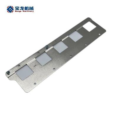 Chine Certifié RoHS C11000 Copper Energy Busbar 150 a 2p avec 10 ou 20 vis et couverture nickel à vendre