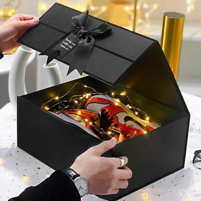 China Recycled Materials Exquisite Creative Hand Flip Cover Custom Gift Box Empty Gift Box Set for sale