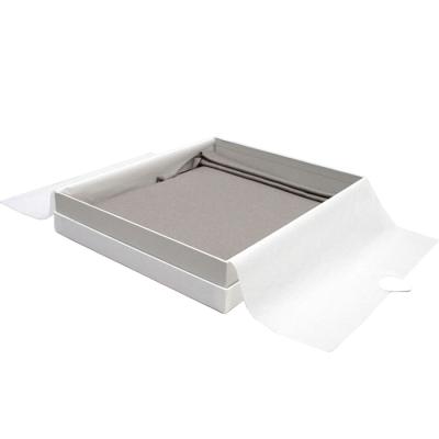 China Recycled Materials OEM Eco Friendly Recycled Orange Paper Packaging Boxes White Gift Box For Clothing for sale