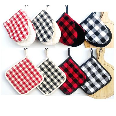 China Red White Duck Beak Insulated Gloves Insulation Pads Eco-friendly Cotton Checker Table Baking Gloves Thickened for sale