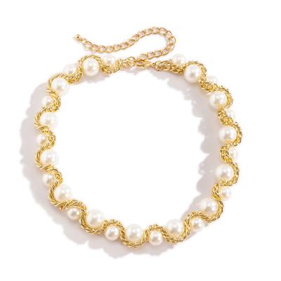 China FASHIONABLE Luxury Gold Plated Twist Chain Imitation Pearl Necklace Beaded Jewelry Set Fashion Accessories Women for sale