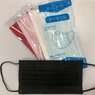 China Waterproof Adult Hot Selling 3 Layer Non-Woven Face And Melt-Blow Protective Non-Woven Disposable Cloths for sale