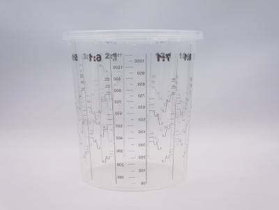 中国 1300 ml Disposable Mixing cup Auto Plastic Single Use plastic pots measuring printed cup calibrated-up cup 販売のため