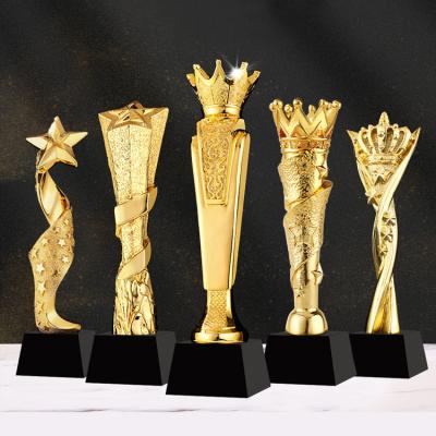 China China Wholesale Star Awards Custom Metal Gold Sports Trophy Cup Metal Trophy With Black Glass K9 Base for sale