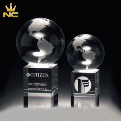 China China World Crystal Globe On Glass Cube Optical Clear Base For Trophy Gifts Centerpieces for sale